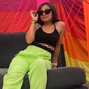 Meet your Posher, Lesly